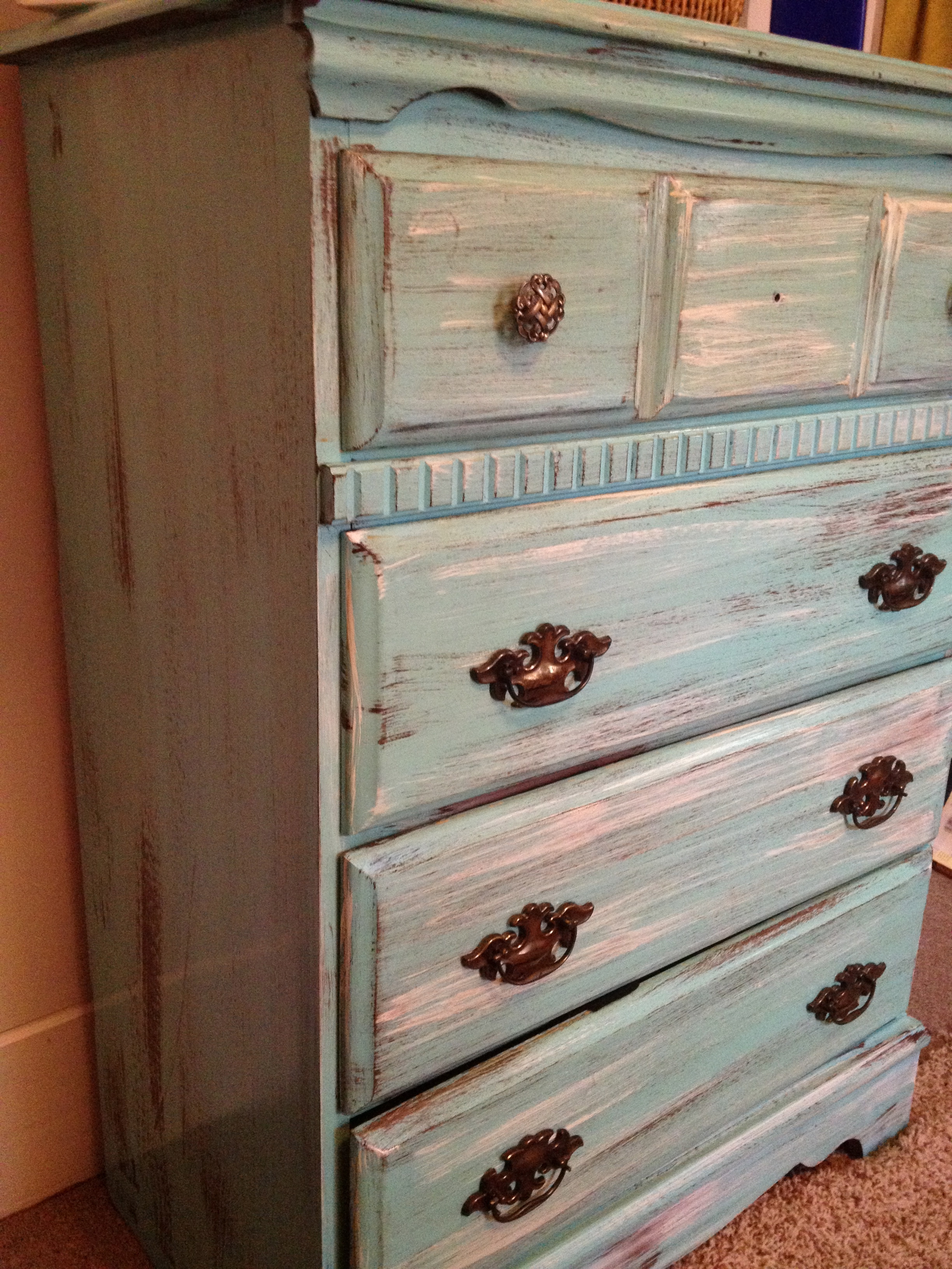 Distressing Old Furniture With Paint Diy Tutorial Trends With